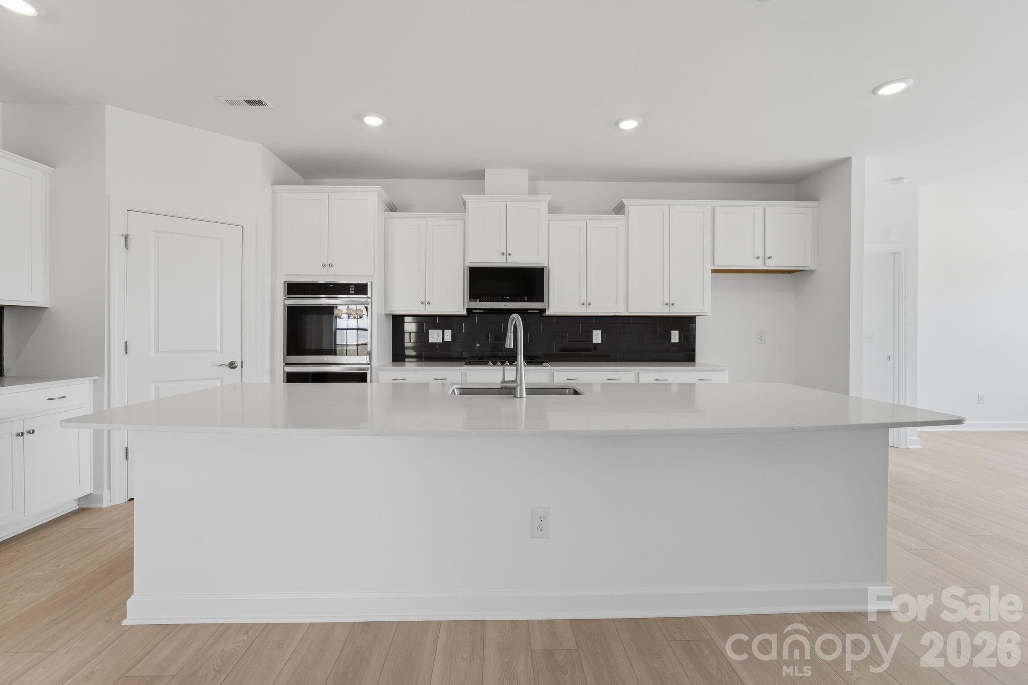Roselyn - Residential