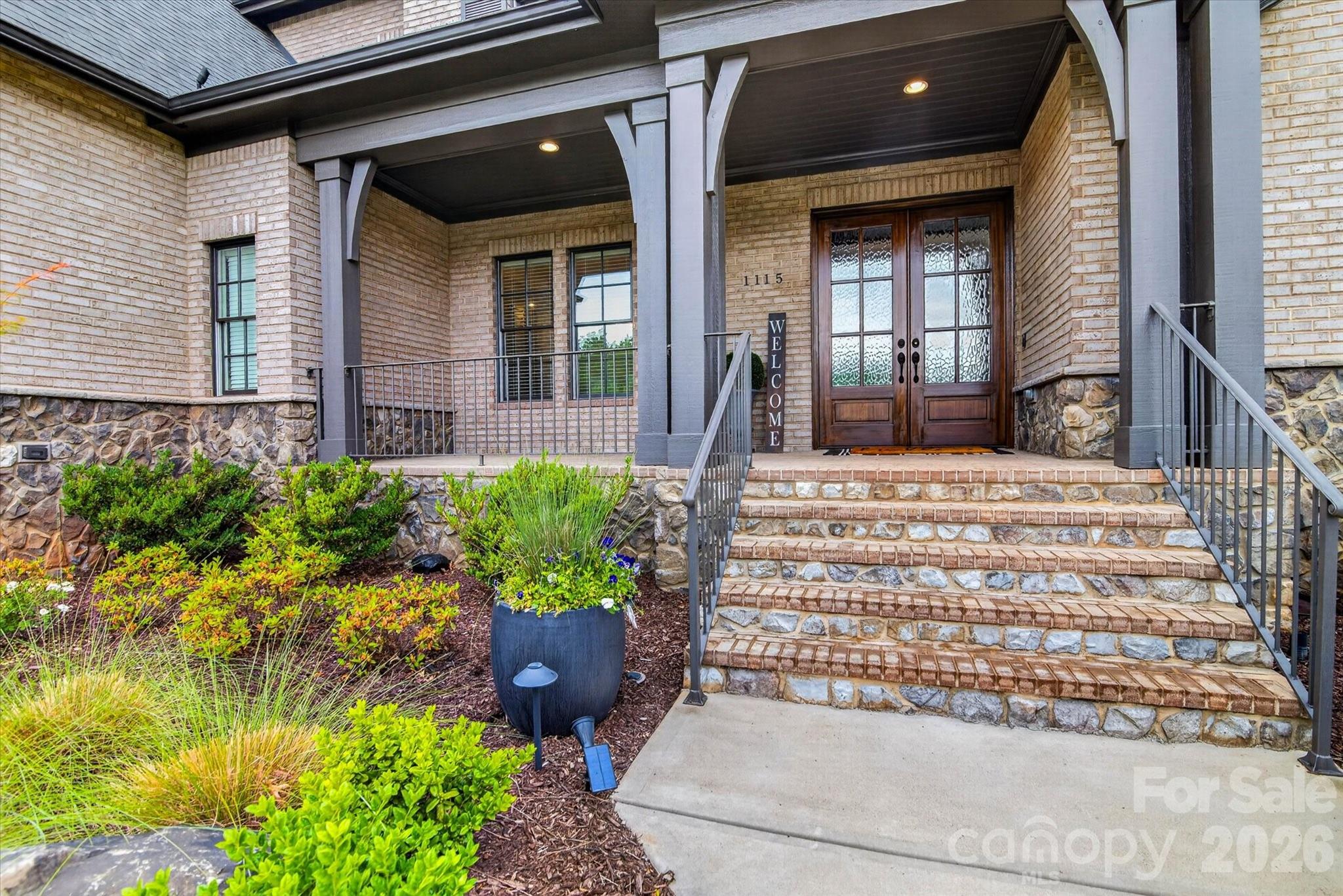 1115 Shelton Oaks Court