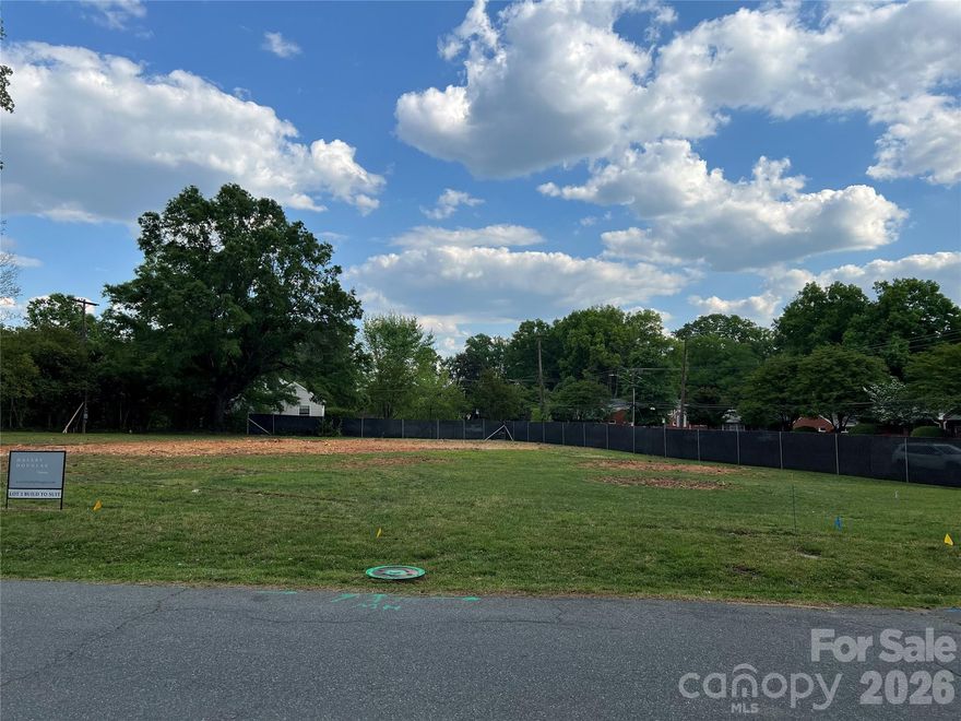 A great opportunity to purchase a level lot in desirable Cotswold neighborhood and build with Halley Douglas Inc.  Halley Douglas is a luxury home builder in Charlotte that has been building beautiful homes for over 15 years in Charlotte's best neighborhoods. Lot includes brick privacy wall along Randolph Rd and the rear lot line. Convenient to neighborhood schools and grocery stores. A stone's throw from Cotswold Shopping Center and a short drive to uptown Charlotte for many sports, entertainment and cultural venues. Upscale Southpark Mall is a few miles away for all of your shopping needs.