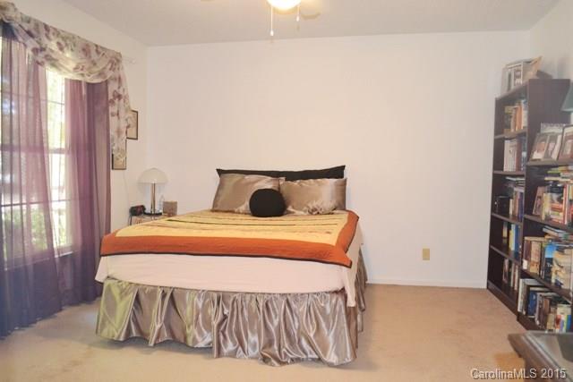 Foxwood Village - Residential