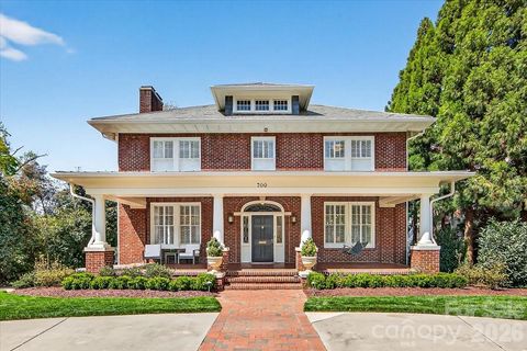 Photo of 700 Queens Road, Charlotte, NC 28207 (MLS # 4366569)