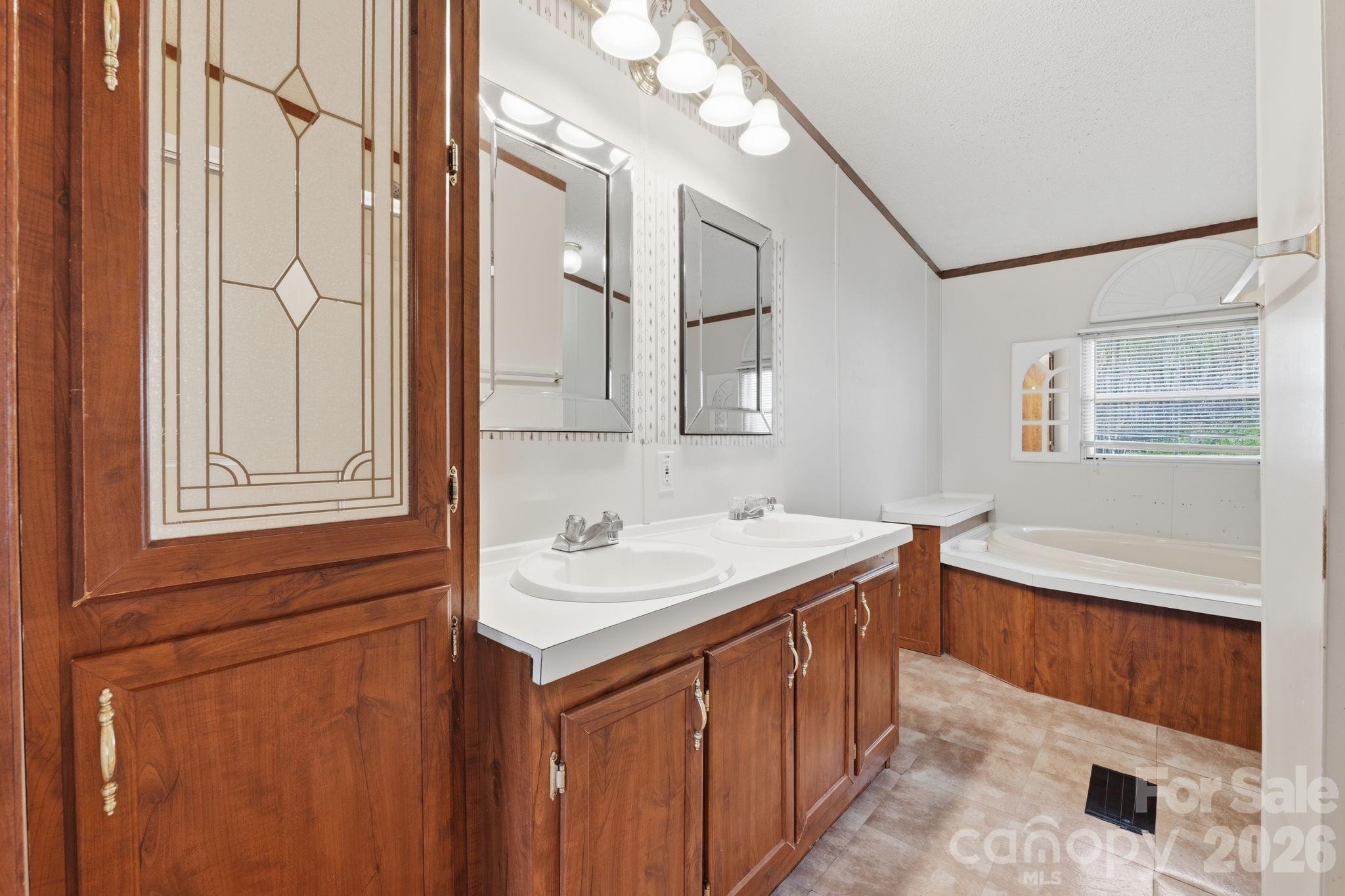 BRITTANY WOODS - Residential