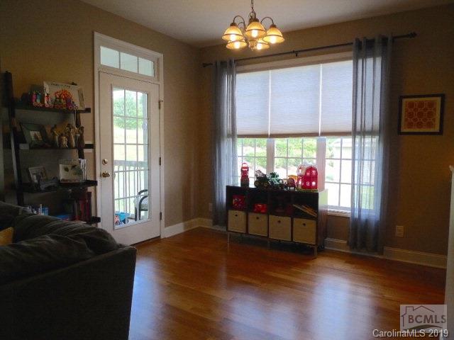 Henry's Glen - Residential