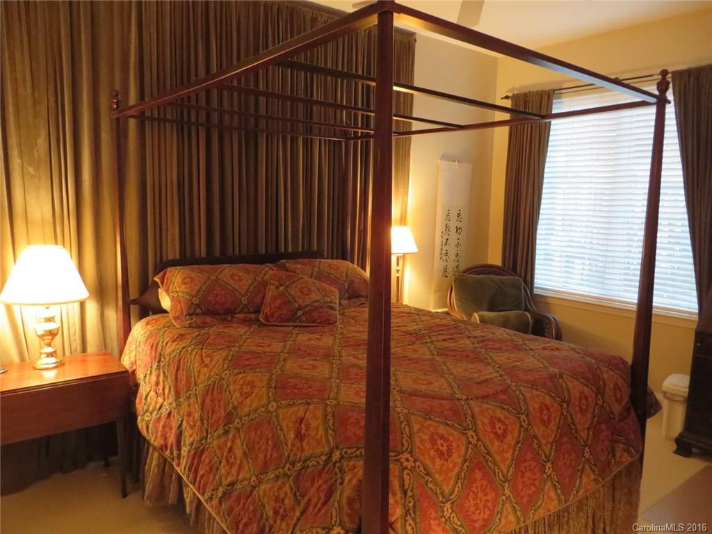 Fifth And Poplar - Residential Lease