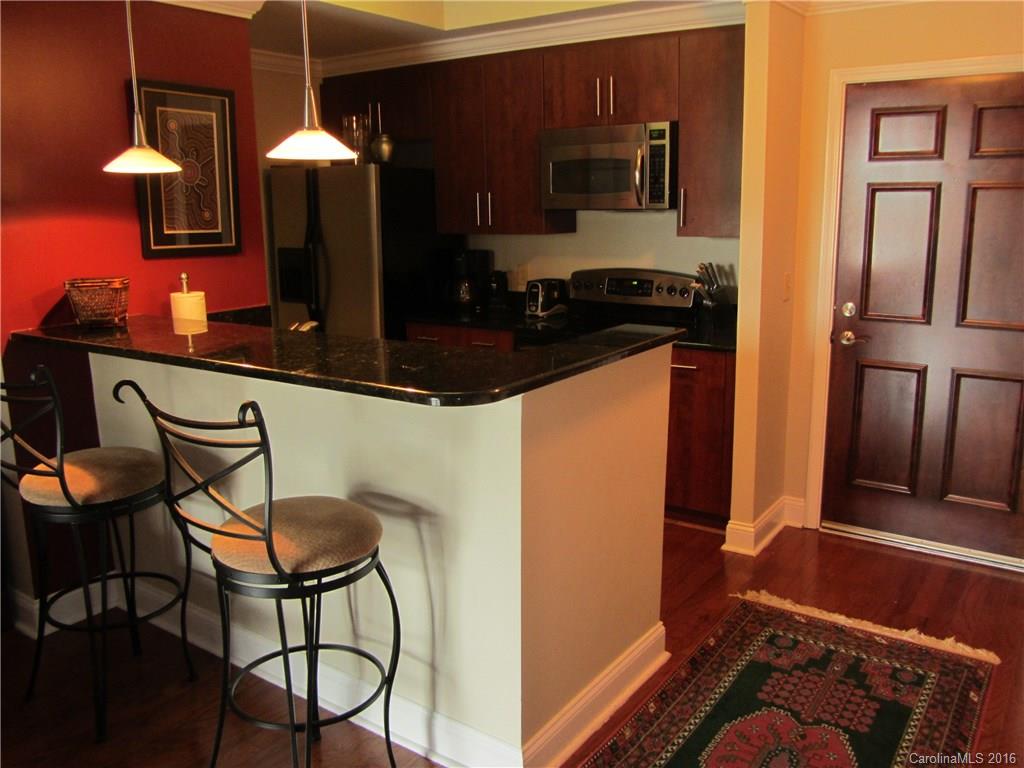 Fifth And Poplar - Residential Lease