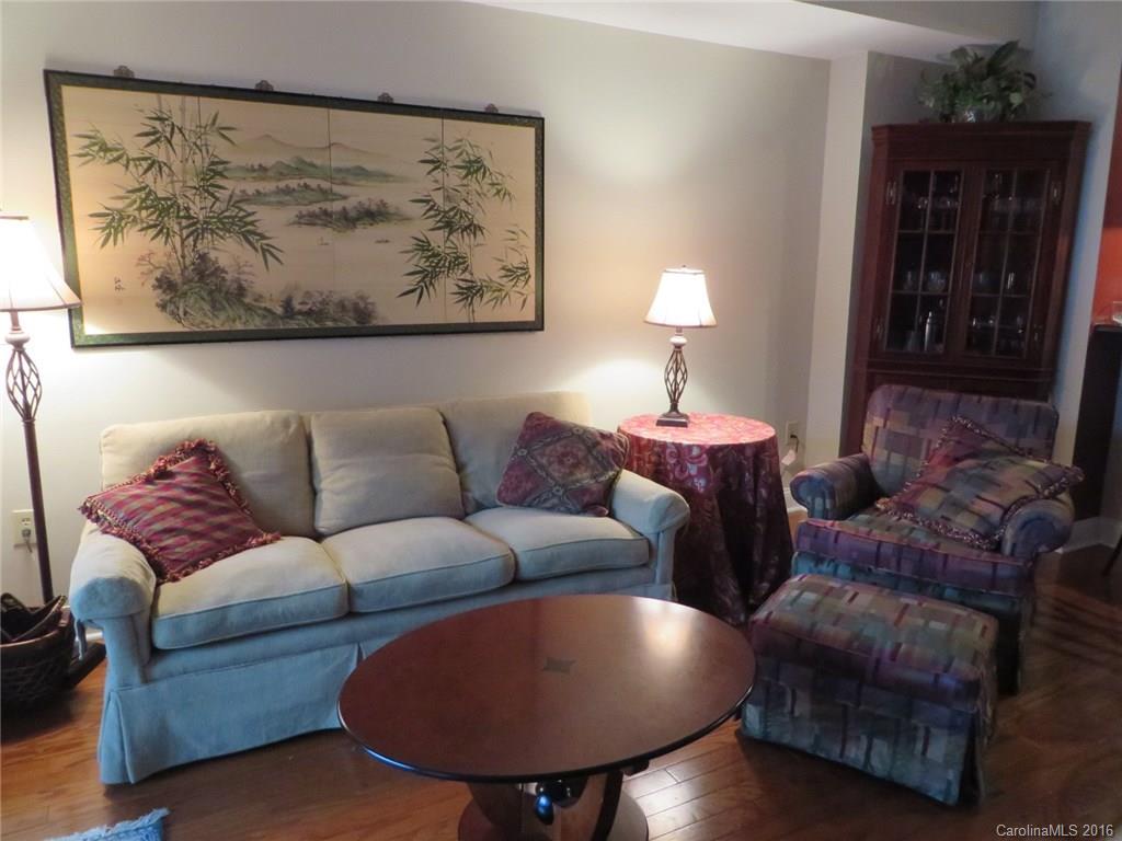 Fifth And Poplar - Residential Lease