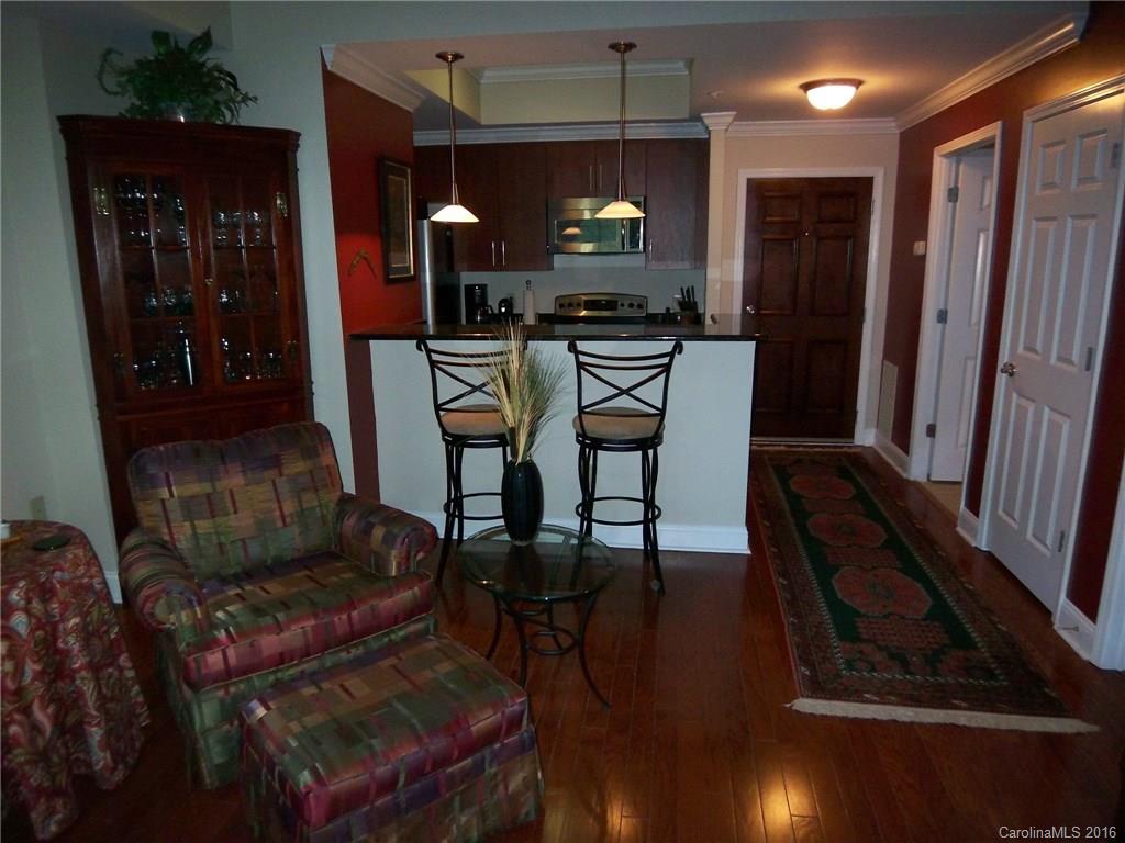 Fifth And Poplar - Residential Lease