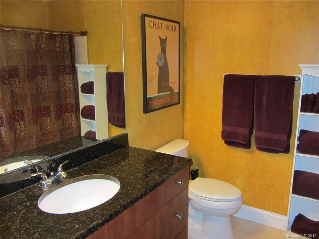 Fifth And Poplar - Residential Lease