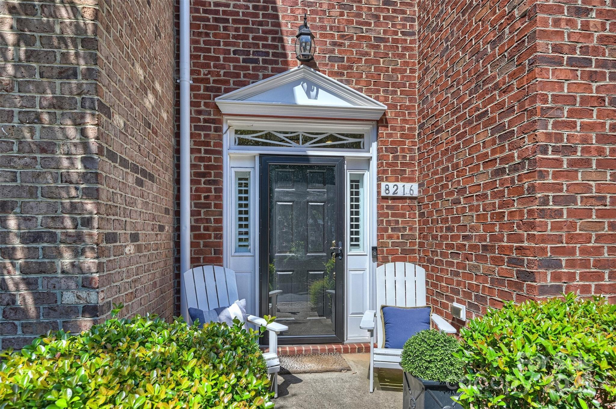 8216 Indigo Row