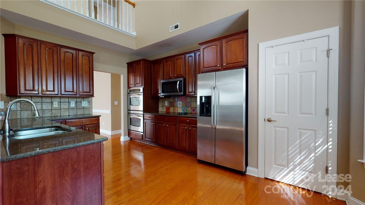 Highland Creek - Residential Lease