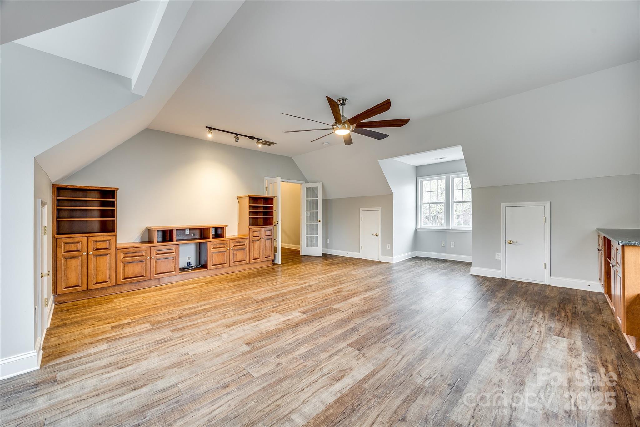 Lakeshore - Residential