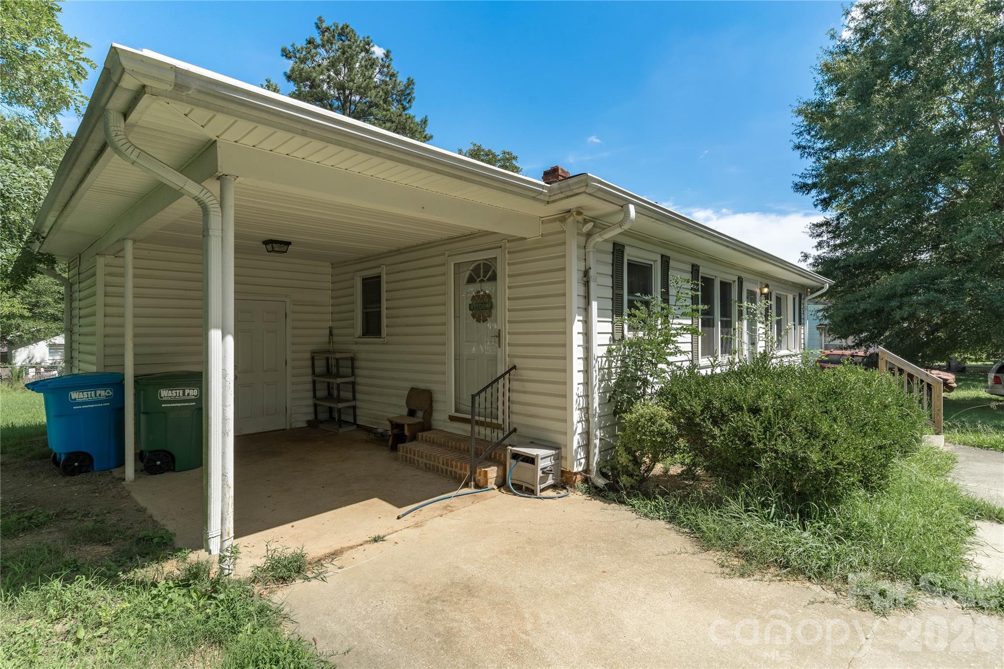 527 Washington Lane