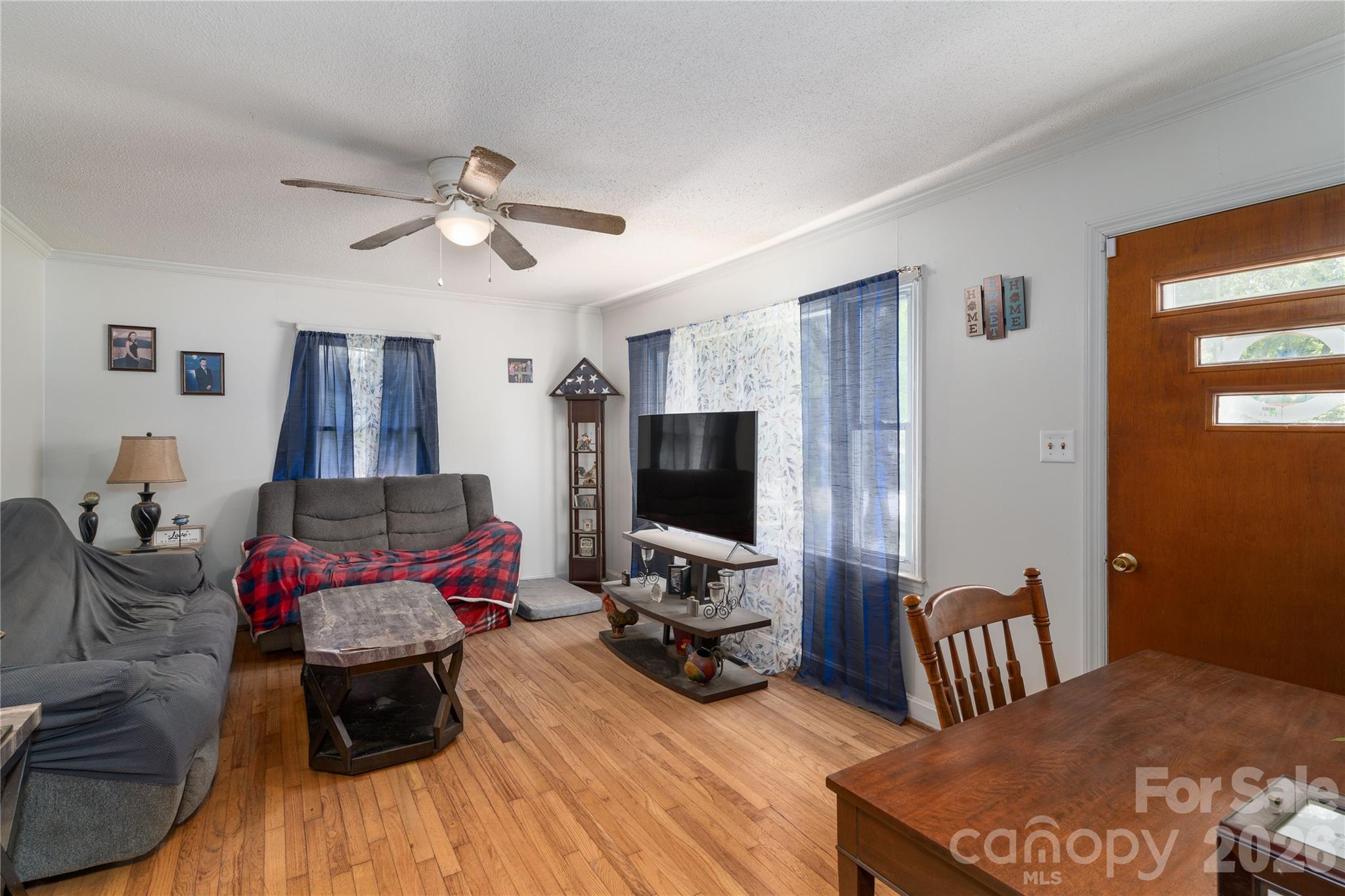 527 Washington Lane