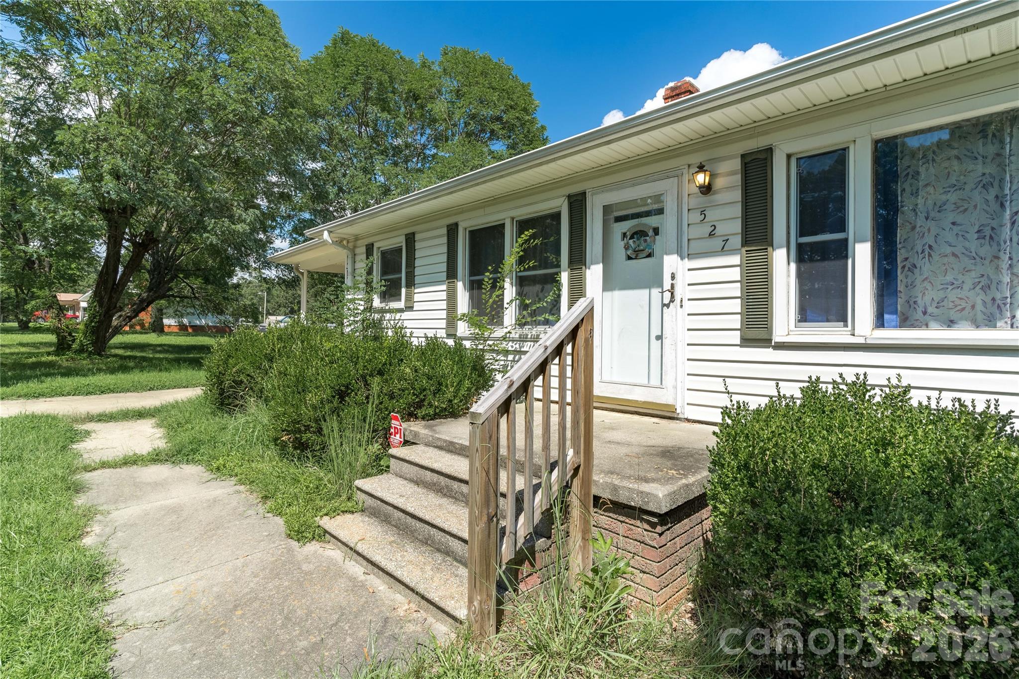527 Washington Lane