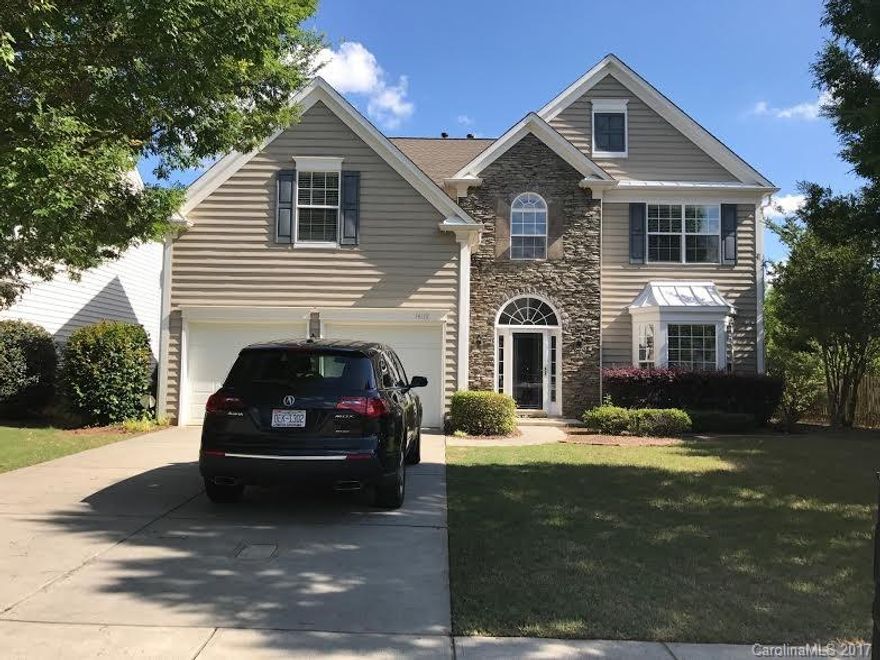 MOVE IN TODAY! REMODELED OPEN FLOOR-PLAN HOME IN WESTON GLEN! FORMAL DINING ROOM/OFFICE. GORGEOUS GREAT ROOM W/ VAULTED CEILING, LOTS OF WINDOWS & FIREPLACE. KITCHEN W/ GRANITE, GAS STOVE, BREAKFAST BAR, & BREAKFAST AREA. COVETED MASTER ON MAIN W/ WALK-IN CLOSET & SPA BATH. SPACIOUS SECONDARY BEDROOMS. PATIO OVER LOOKS LUSH BACKYARD. NEW LAMINATE WOOD FLOORS, FRESH NEUTRAL PAINT, NEW CARPETING ETC...WALK TO SCHOOLS! PERFECT BLAKENEY/BALLANTYNE LOCATION. MUST SEE. AGENTS-SEE "AGENT REMARKS" BELOW