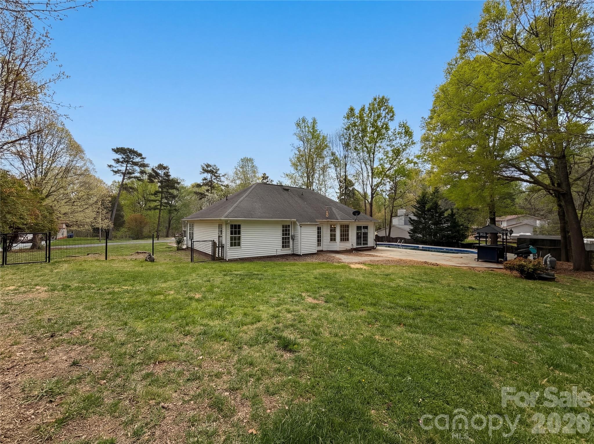 Country Knoll - Residential