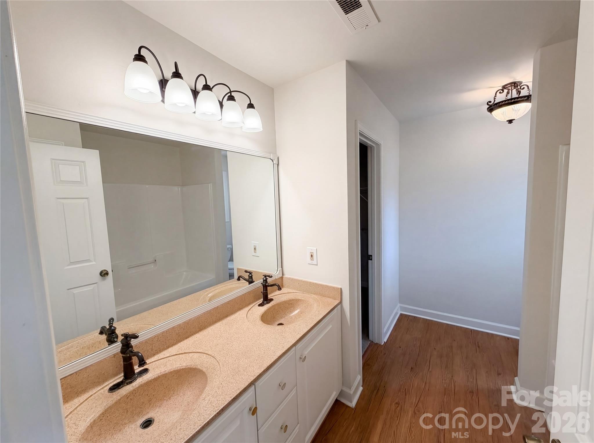 Country Knoll - Residential