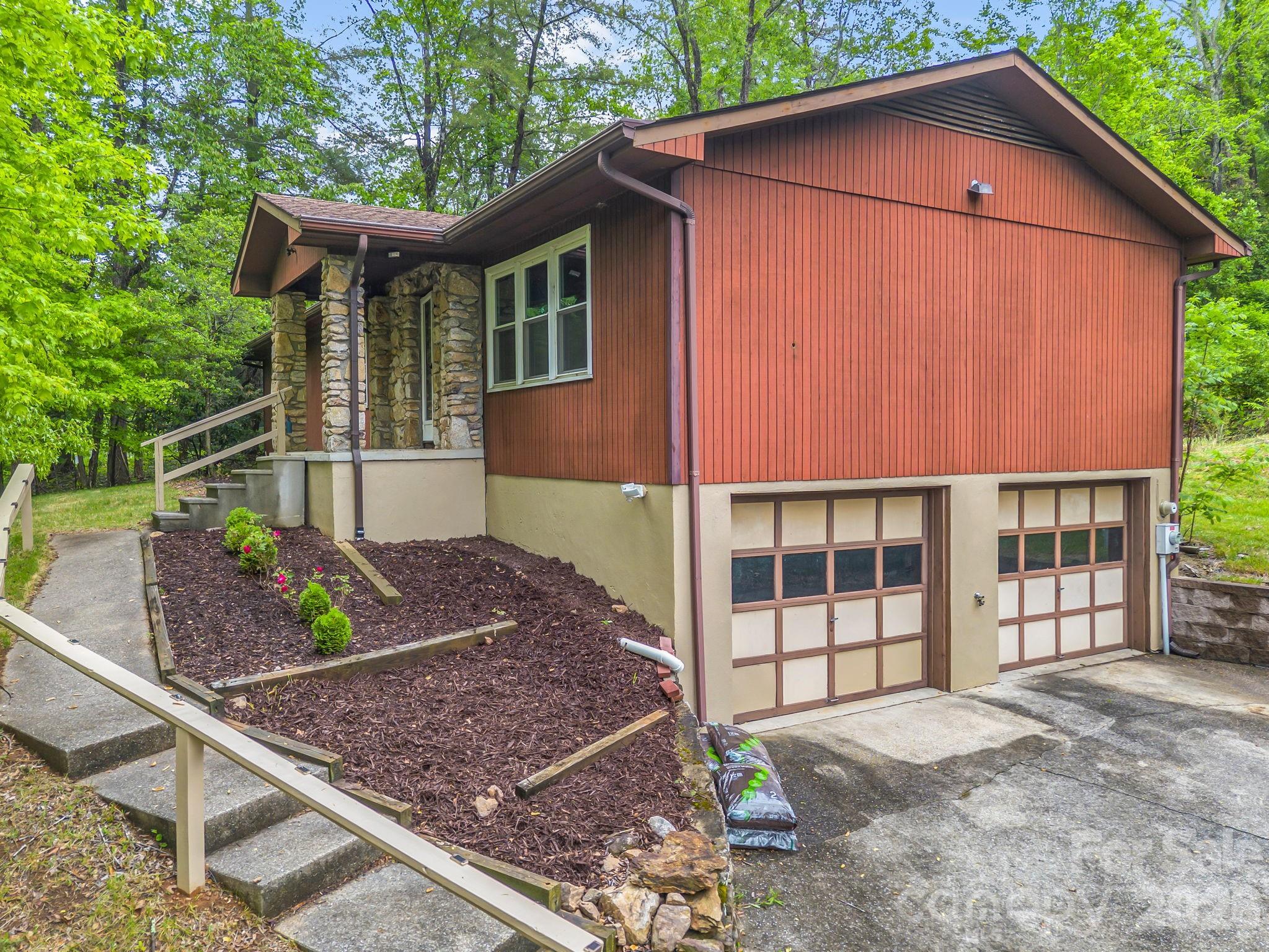 11 Deer Run Drive