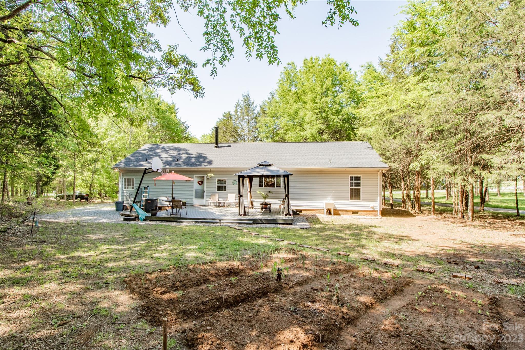 Wolf Meadow Acres - Residential