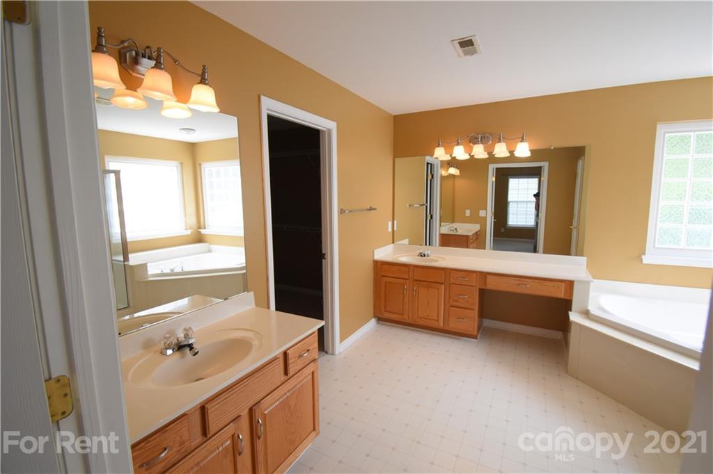 Hunter Oaks - Residential Lease