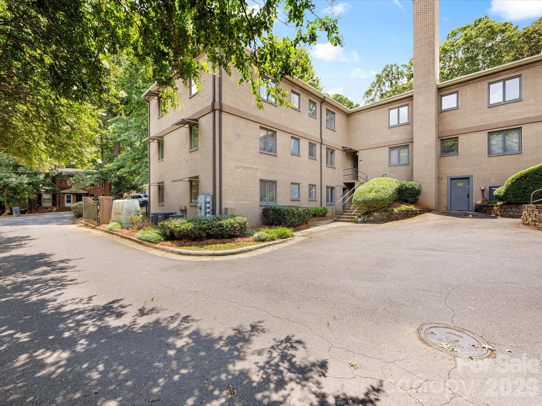 Elizabeth - Residential