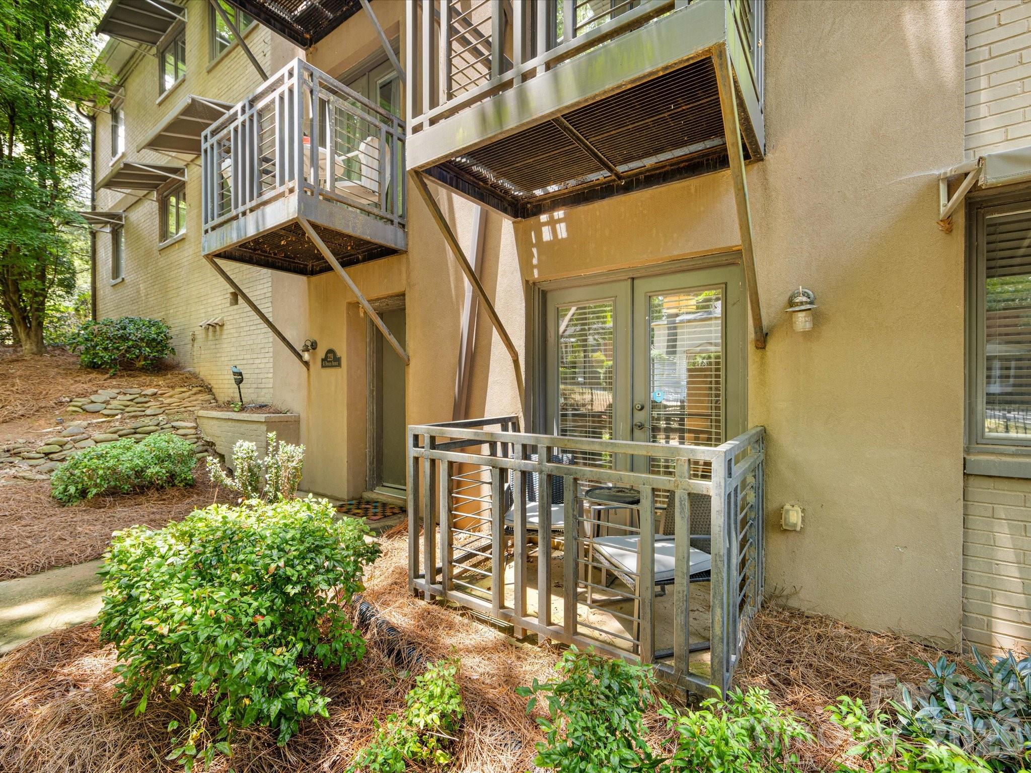 229 N Dotger Avenue E16