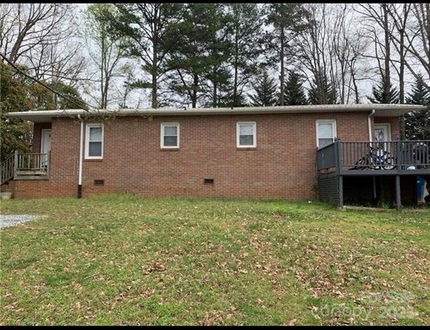Another great investment opportunity in thriving Hickory area! This updated duplex has a great rental history and is located in the desirable Viewmont Elementary and Hickory city schools district. Also located just minutes from everything Hickory has to offer, the next owner will have no problem keeping this duplex rented for years to come. $284,900