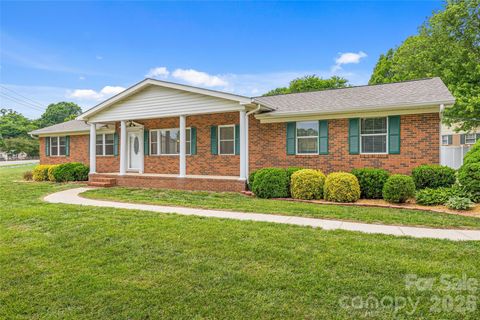 Photo of 2430 Old Cedarwood Drive NW, Concord, NC 28027 (MLS # 4380916)