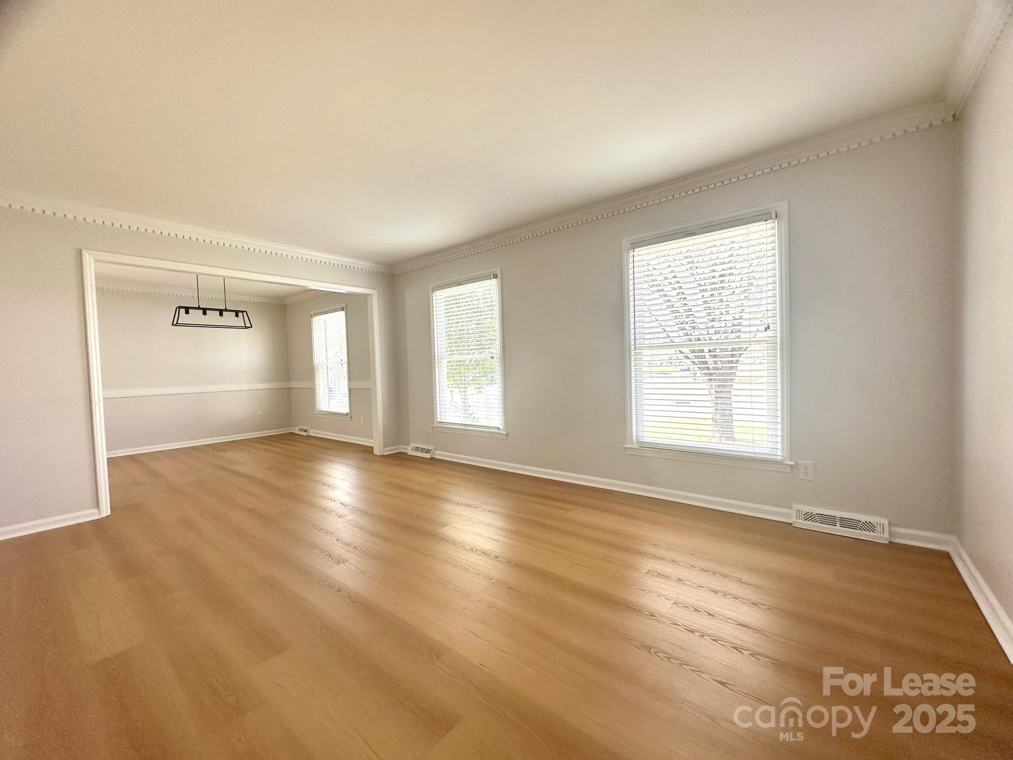 Charlotte, North Carolina 28226, United States, 4 Bedrooms Bedrooms, ,2 BathroomsBathrooms,Residential,Active,92674