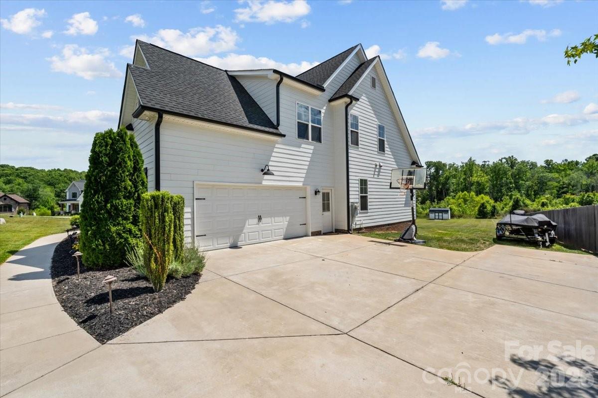 Properties | Kathy Shaffer, REALTOR® in Charlotte, NC 7105 Rae Farms Way