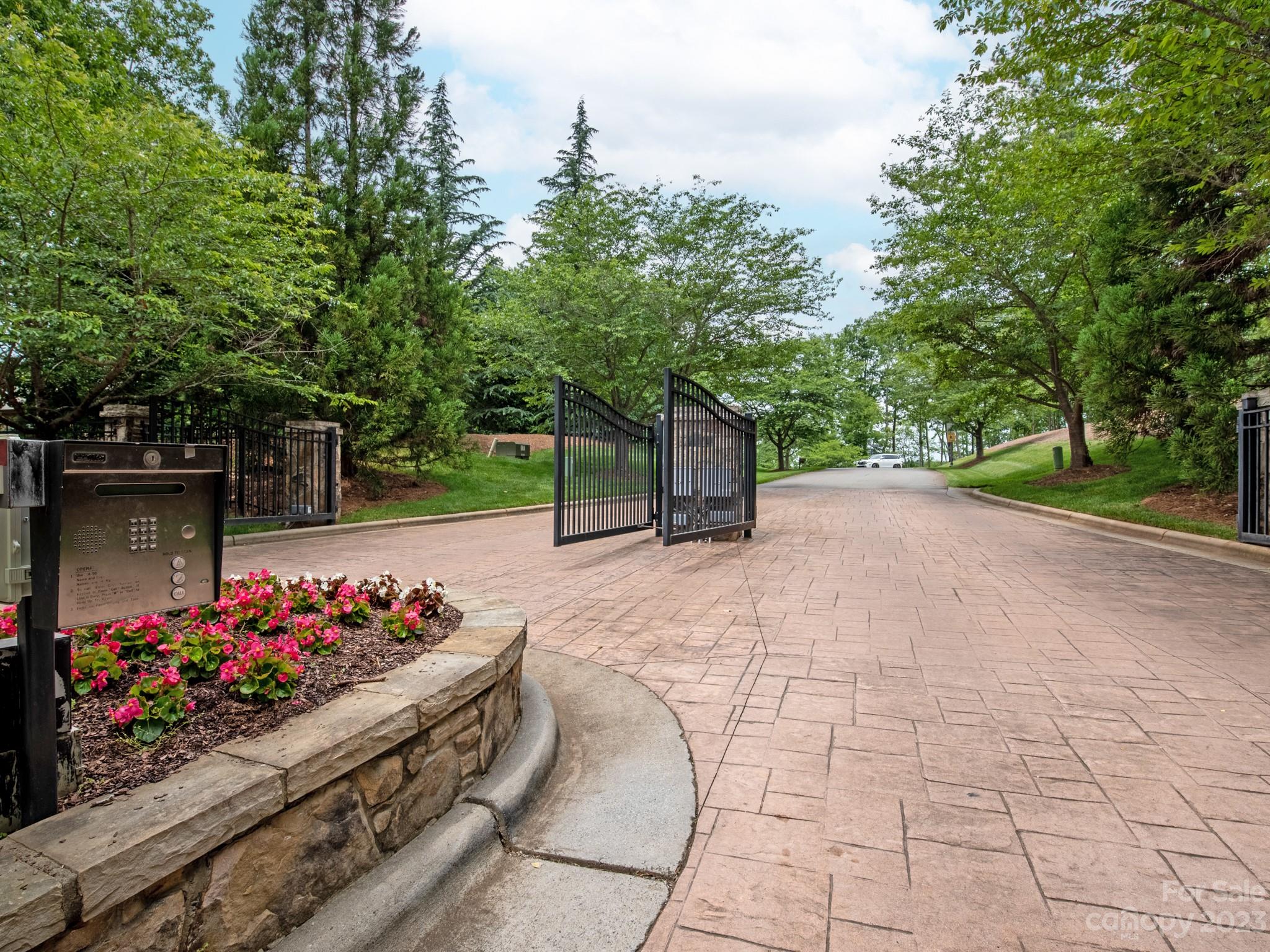 Pinnacle Ridge - Residential