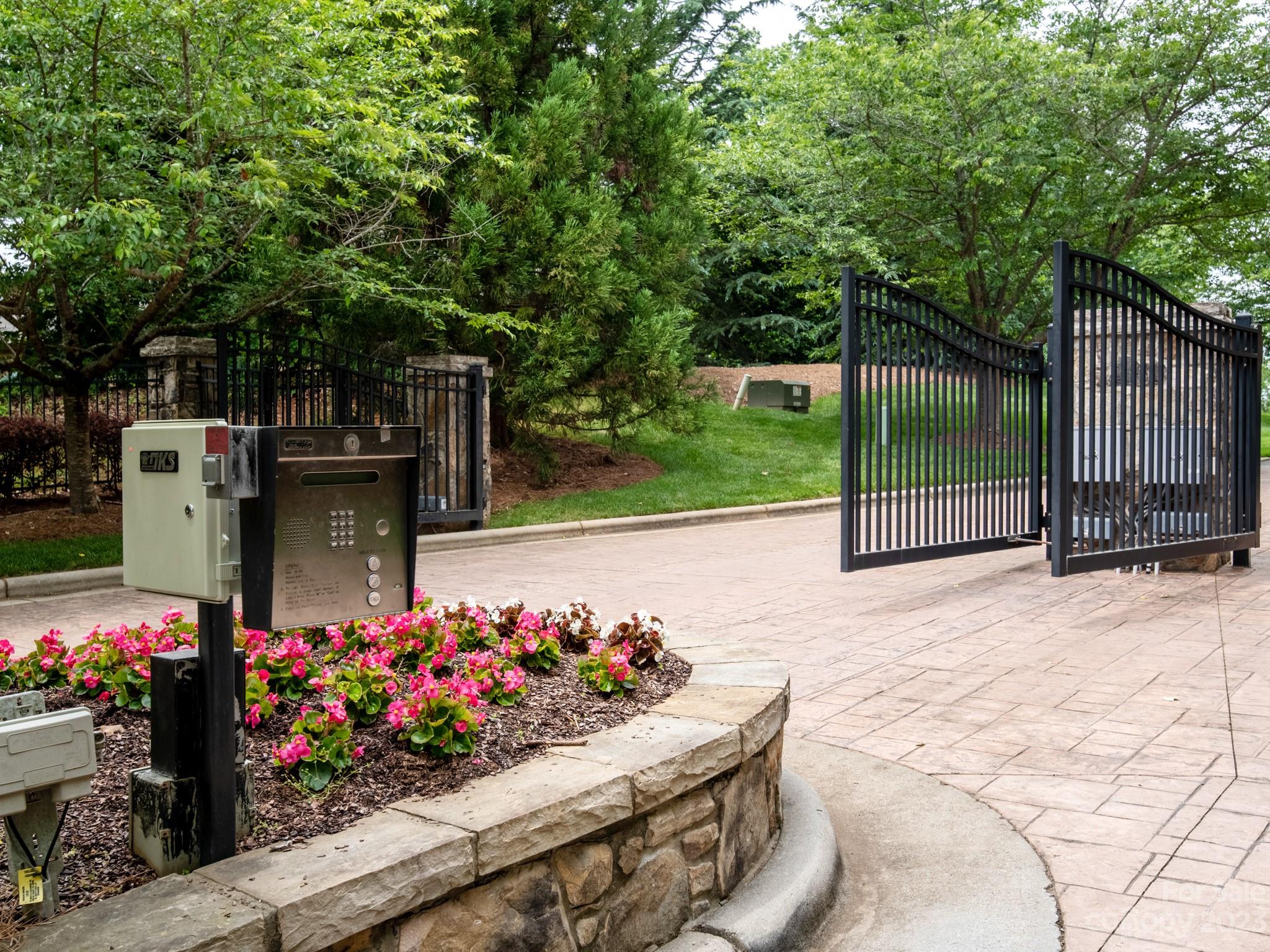 Pinnacle Ridge - Residential