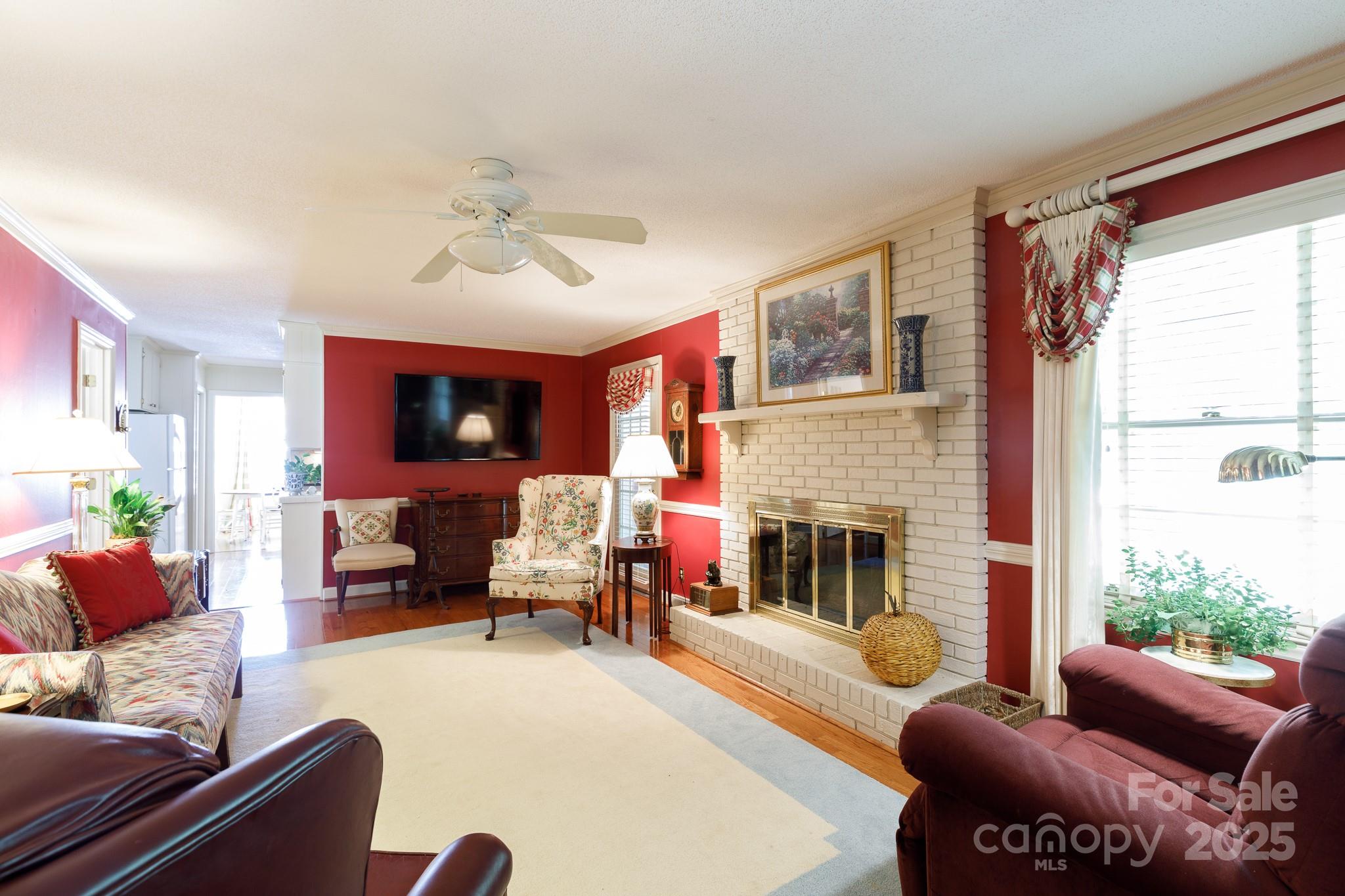 637 University Drive