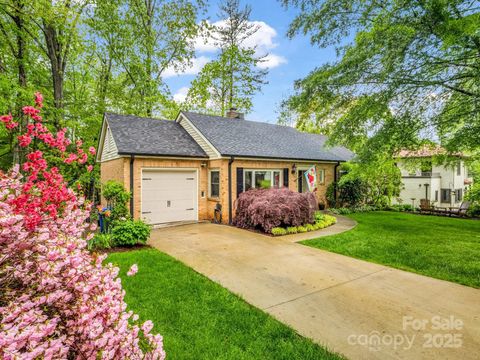 1647 Kensington Road Hendersonville NC 28791