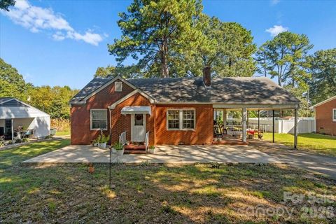 Photo of 1222 E Park Drive, Gastonia, NC 28054 (MLS # 4378765)