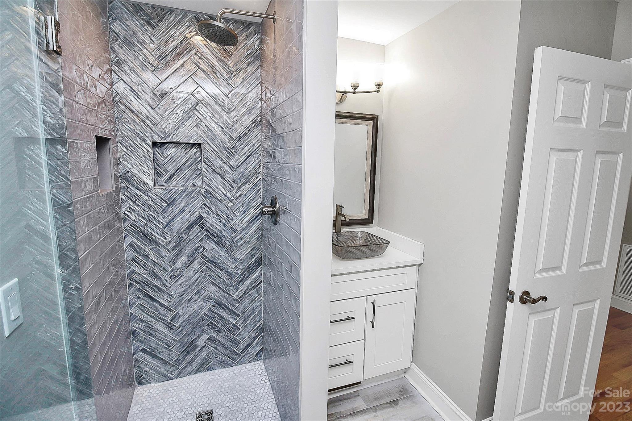 Tega Cay - Residential