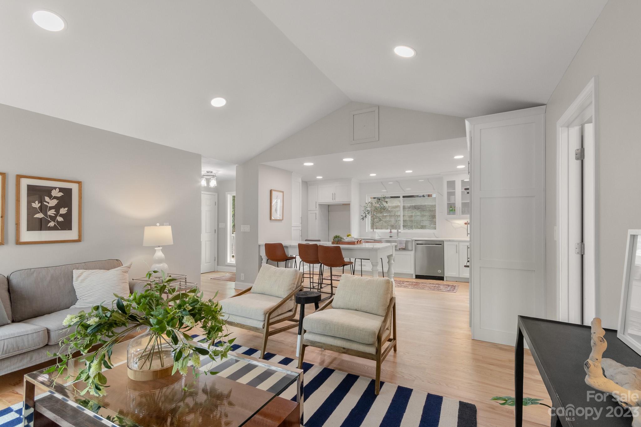 Tega Cay - Residential