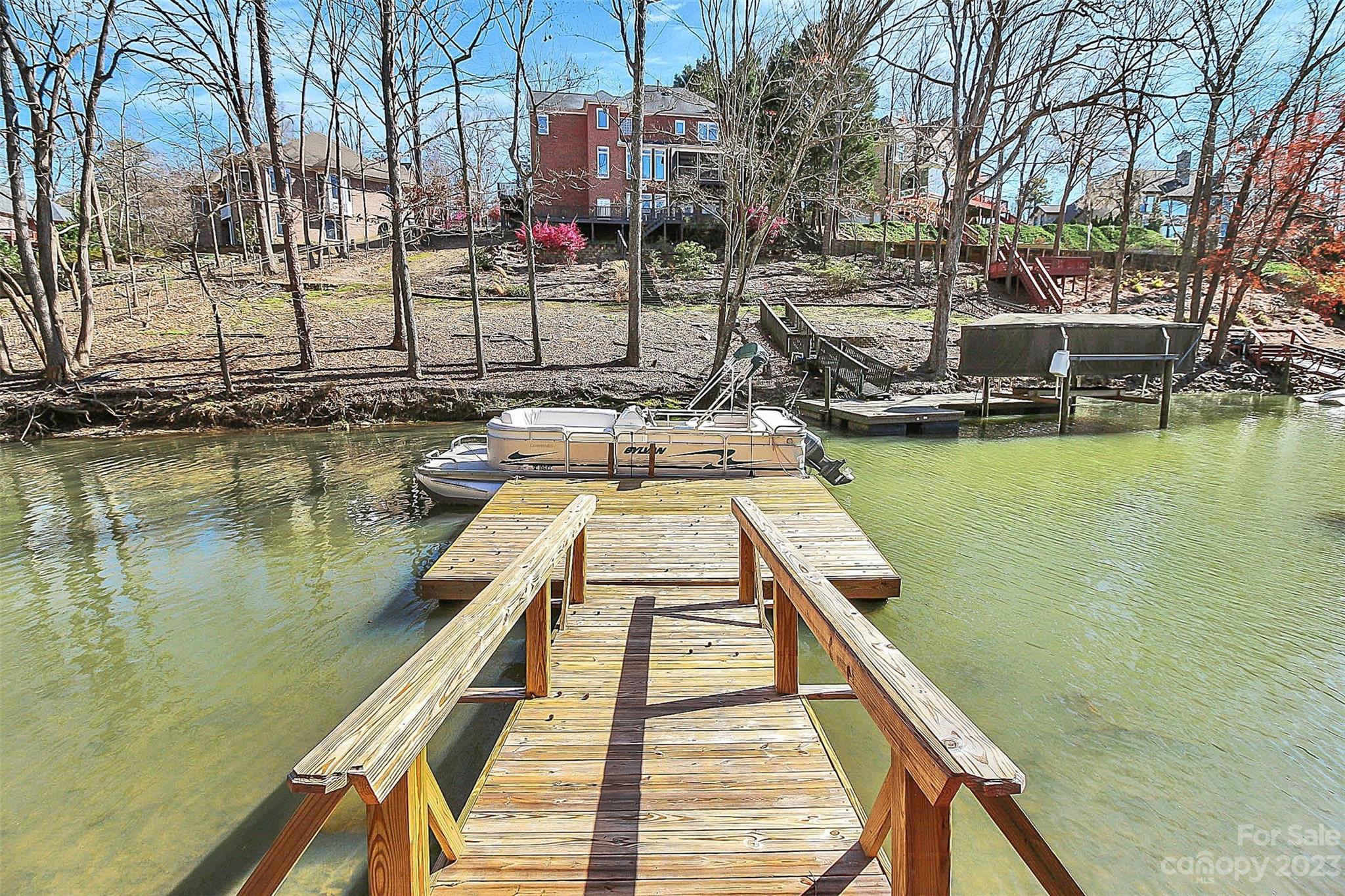 Tega Cay - Residential