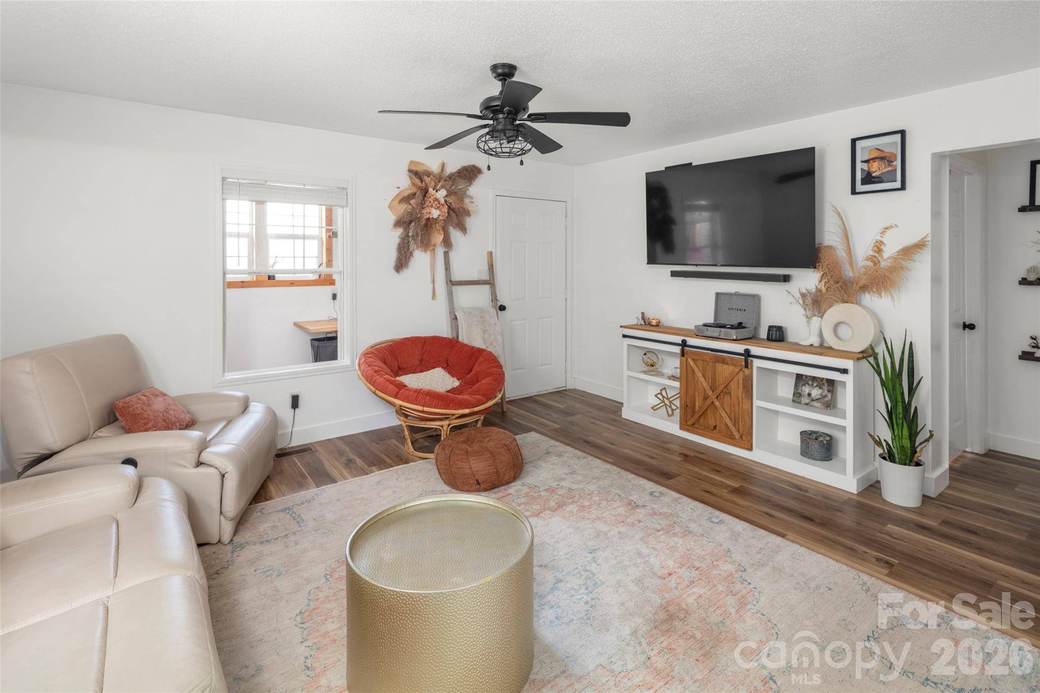354 Boulder View Drive