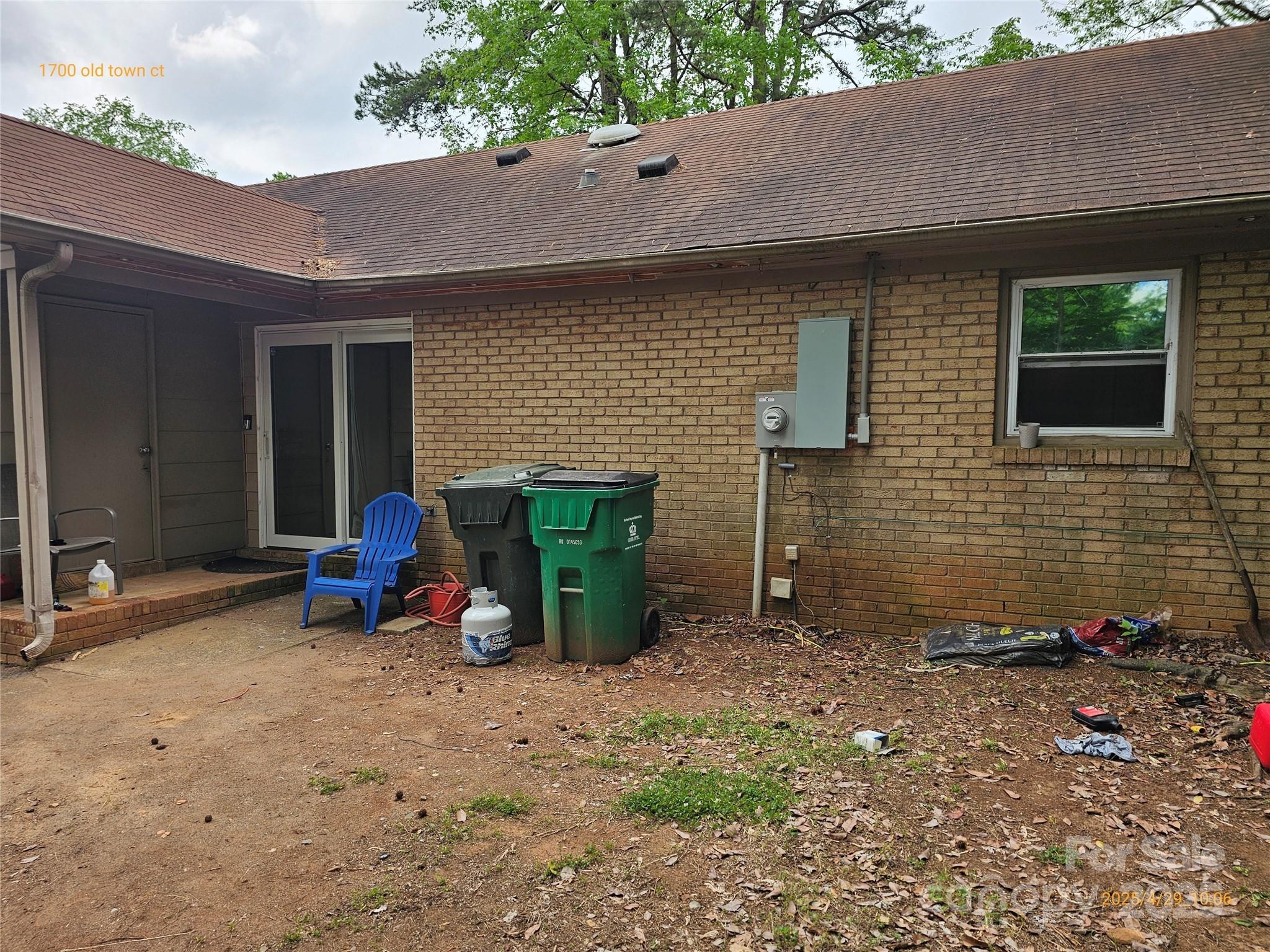 1700 Old Towne Court
