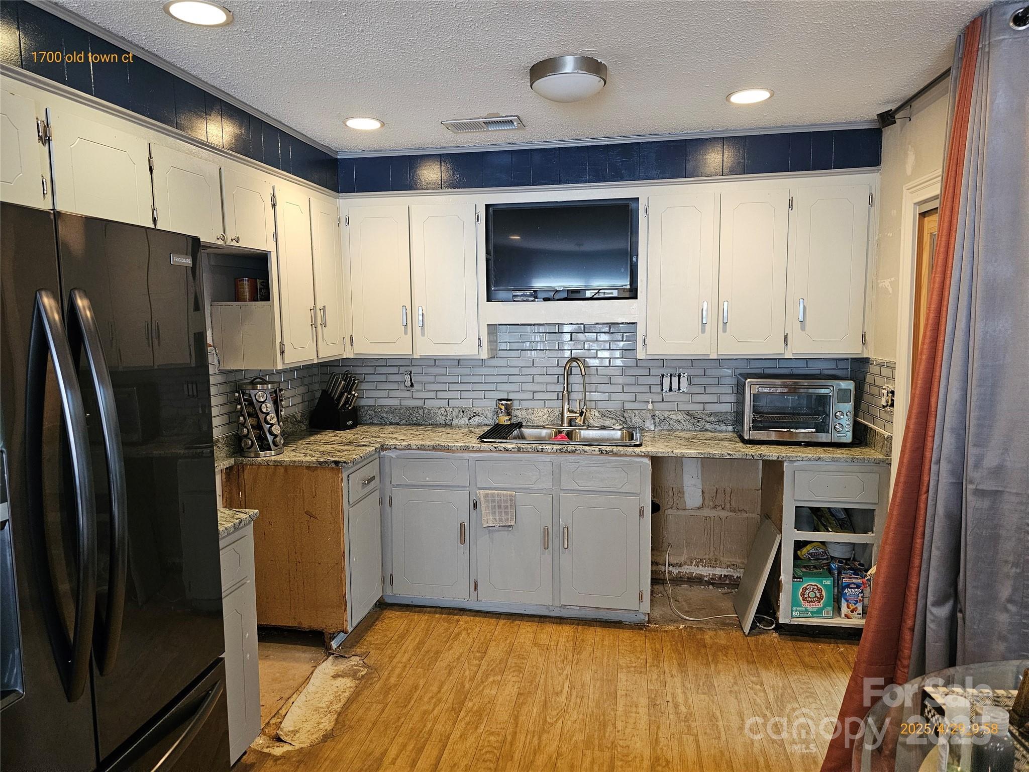 1700 Old Towne Court