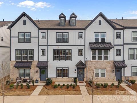 4021 Hidden Oaks Drive Charlotte NC 28205