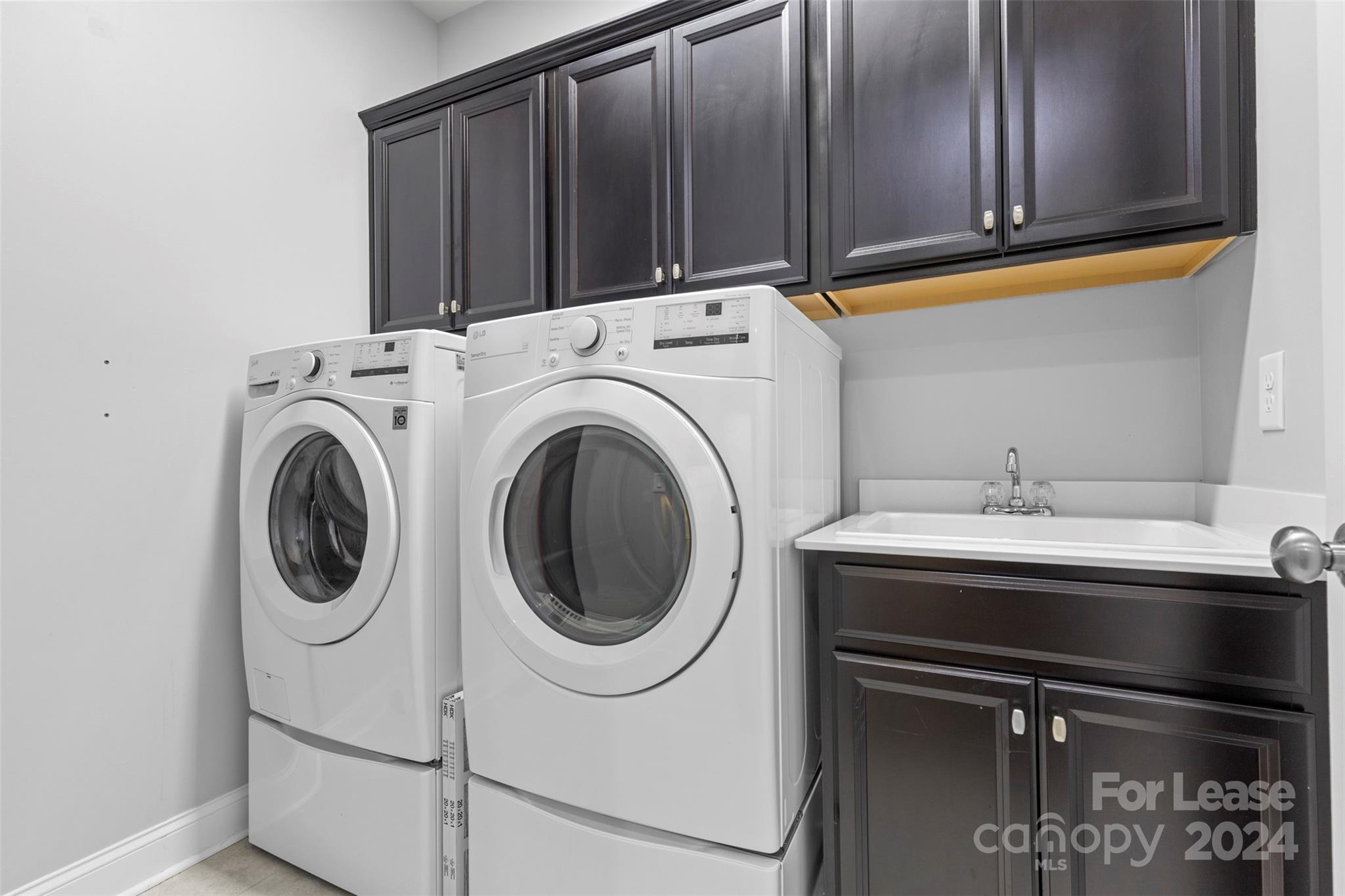 The Palisades - Residential Lease