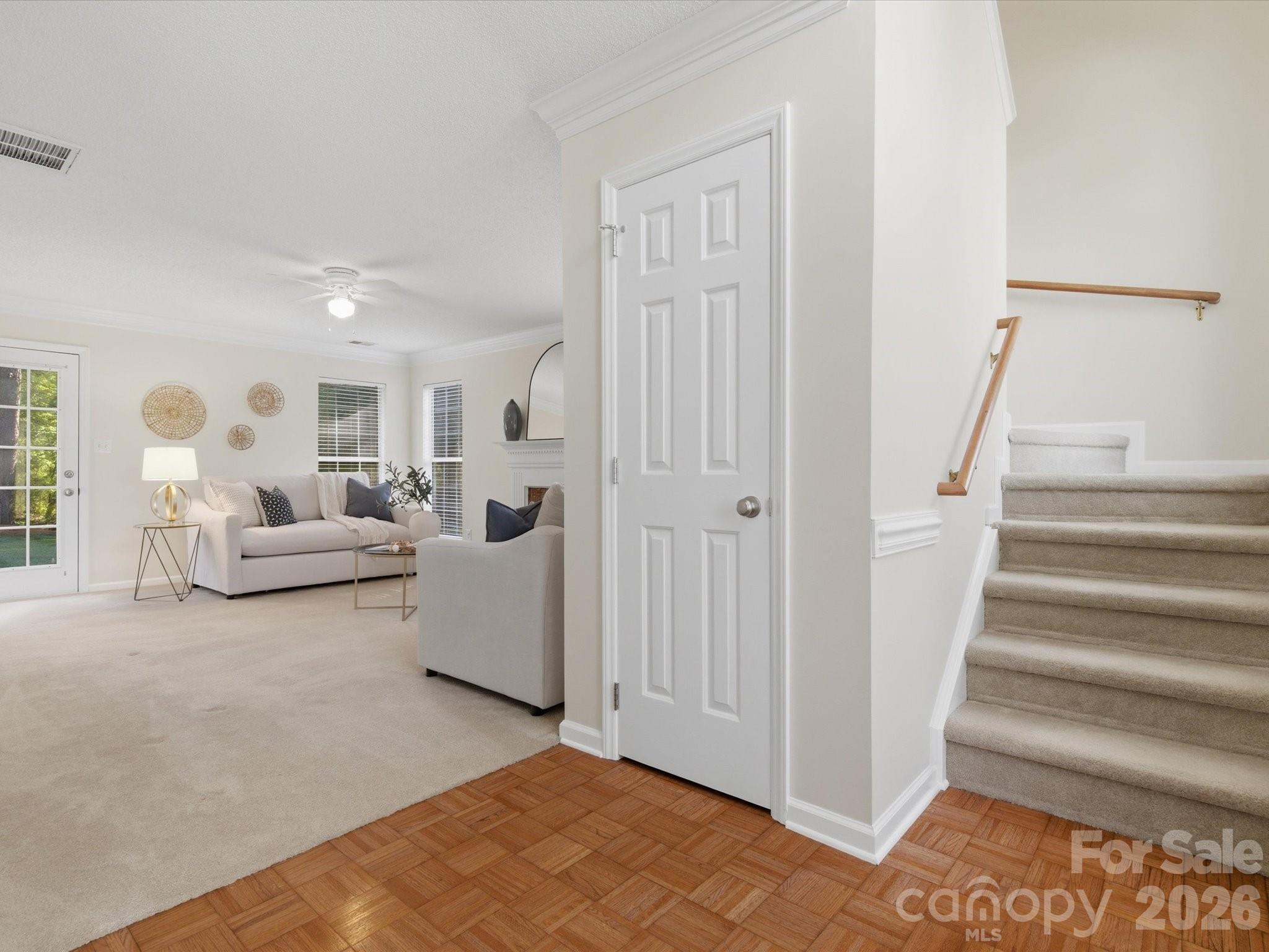 3129 Crescent Knoll Drive