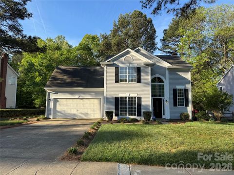 Photo of 3129 Crescent Knoll Drive, Matthews, NC 28105 (MLS # 4367980)