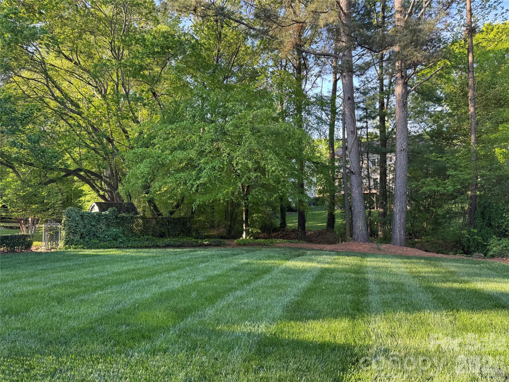 3129 Crescent Knoll Drive