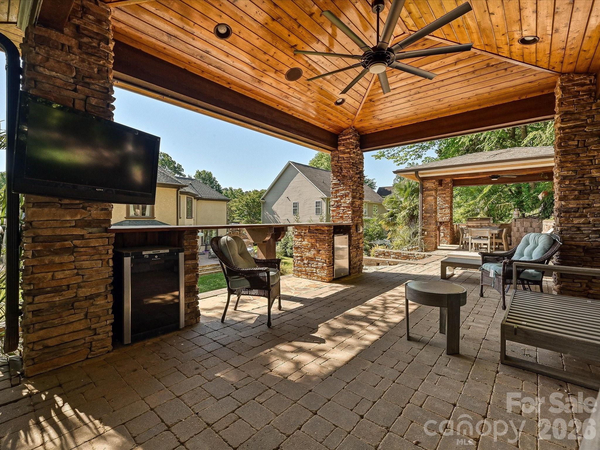 Crown Harbor - Residential