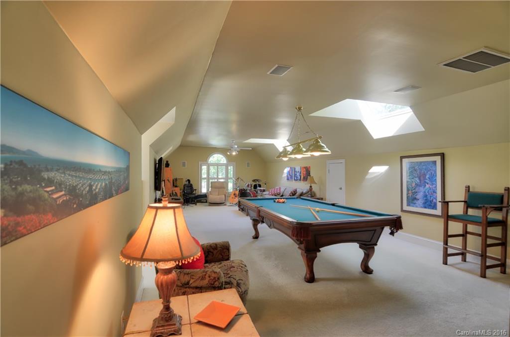 The Peninsula - Residential