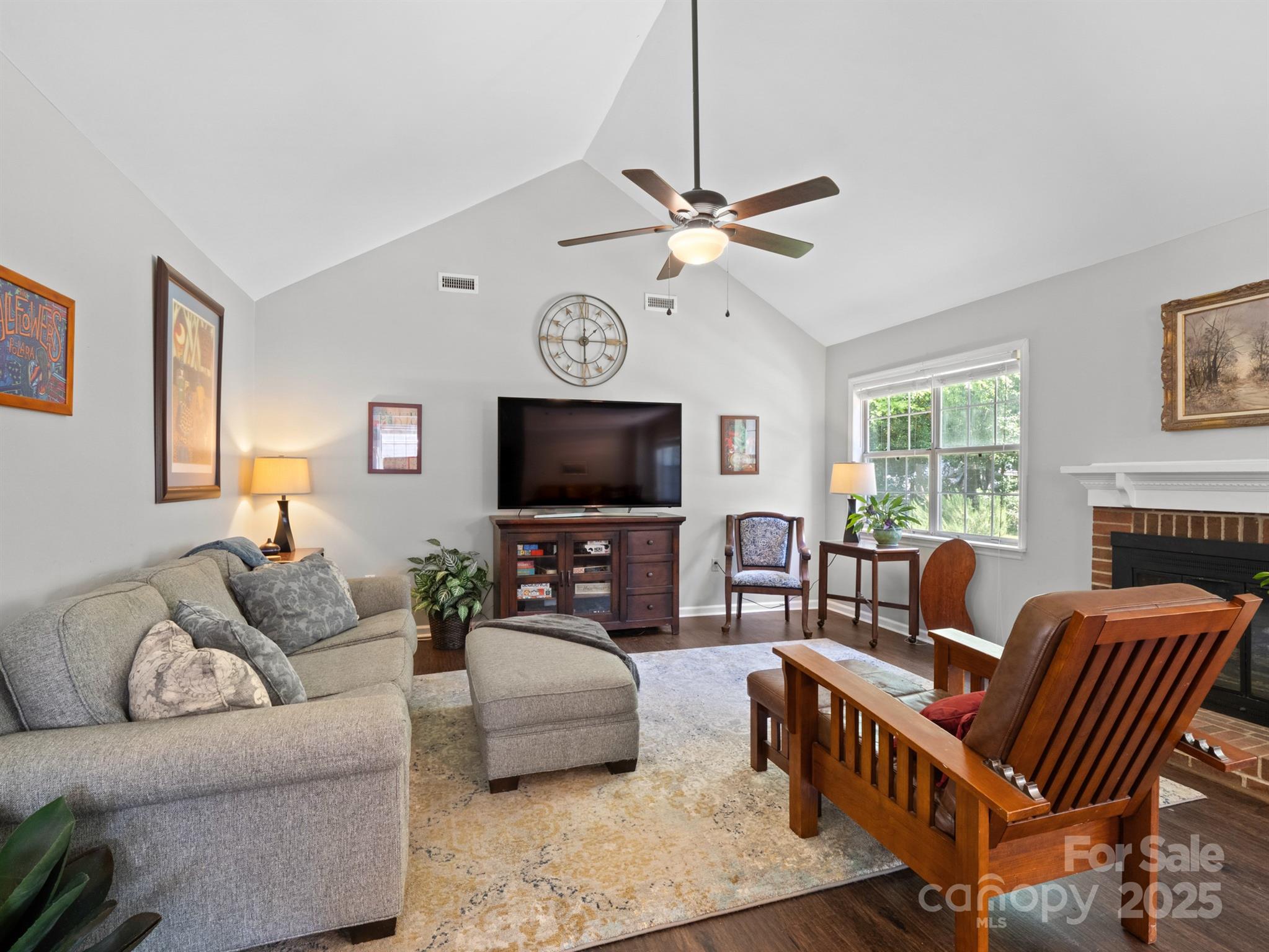 1506 Crestdale Road