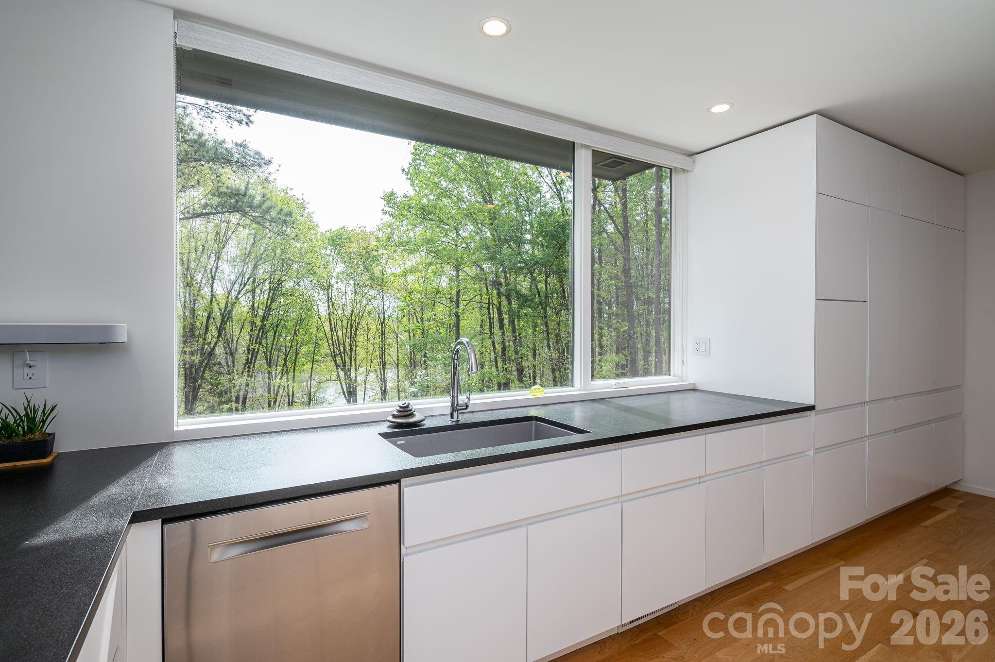 Twinn Coves on Morrison - Residential